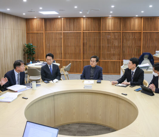 폭설 복구 현장 다녀온 김동연, 현장 목소리 반영한 대책 마련 지시 “선 집행, 후 정산 등 최대한 빠르게 현장 복구에 쓰이도록 대책 마련해야”